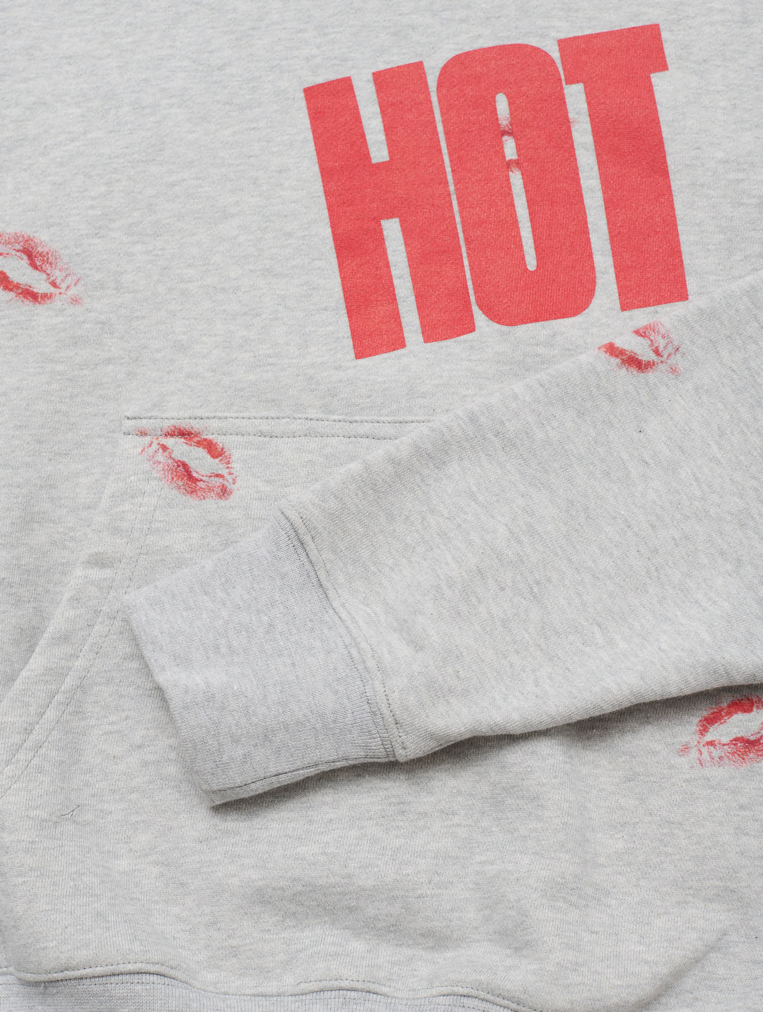 Hottest Kisses - Image 3